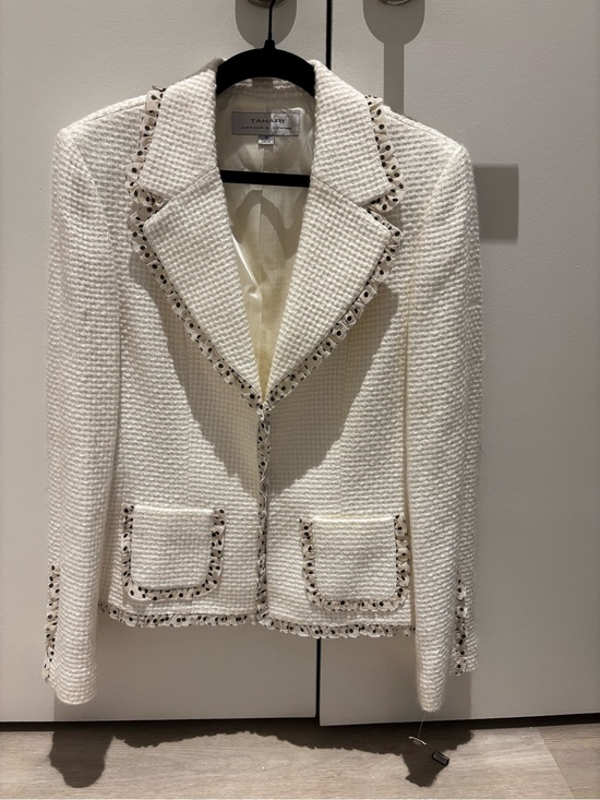 Tahari Jackets & Blazers - Tahari Cream Tweed Blazer with Polka-Dot Trim